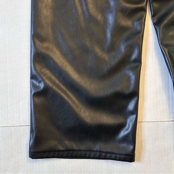 Dollhouse Black Vegan Leather Wide Leg Cropped Pants 26 - Picture 12 of 13